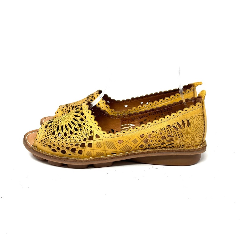 NEW Spring Step Sandals - Picture 1 of 7